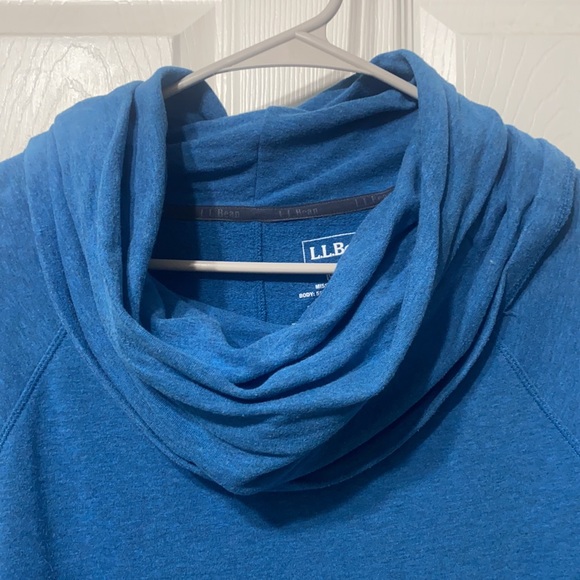 LLBEAN Sweatshirt - Picture 3 of 6